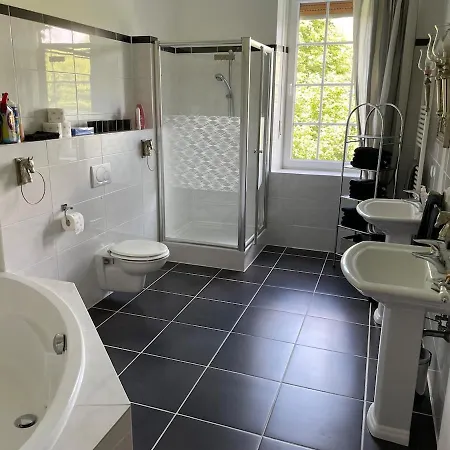 Landgut Vor Den Toren Von Koeln Niederkassel